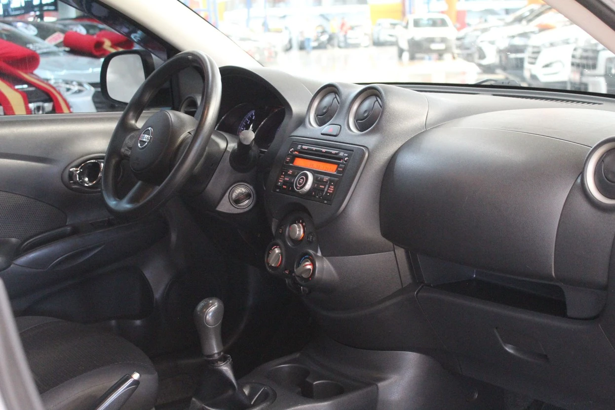 NISSAN VERSA