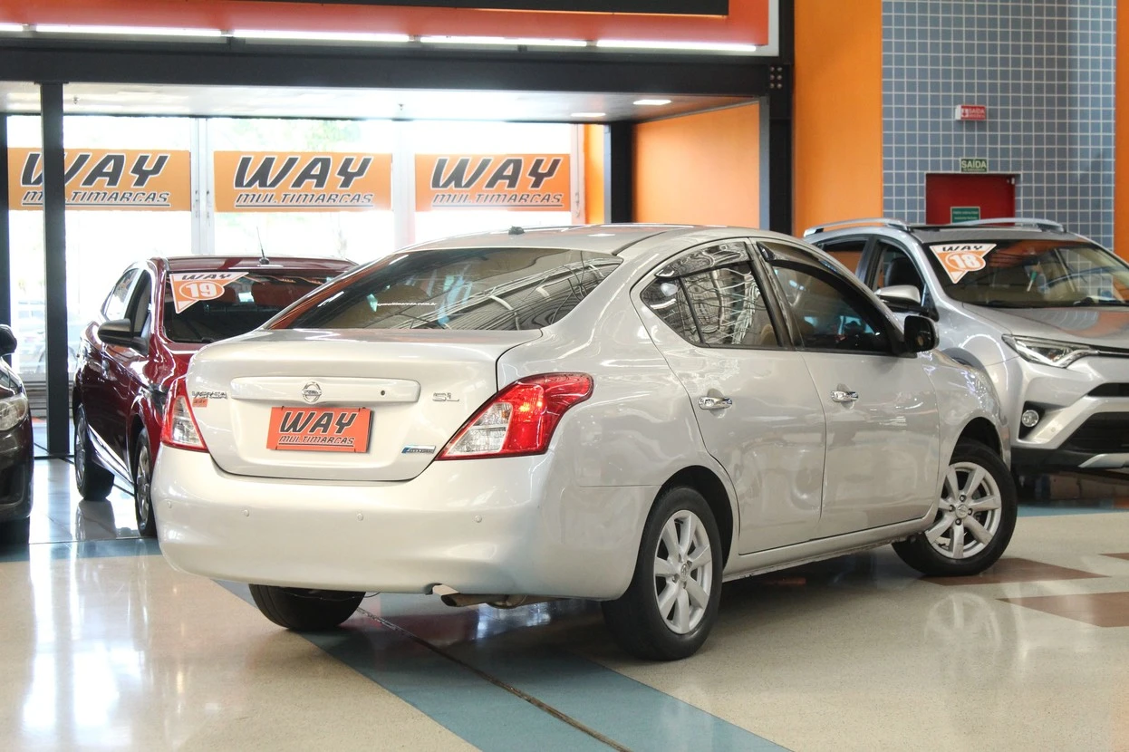 NISSAN VERSA