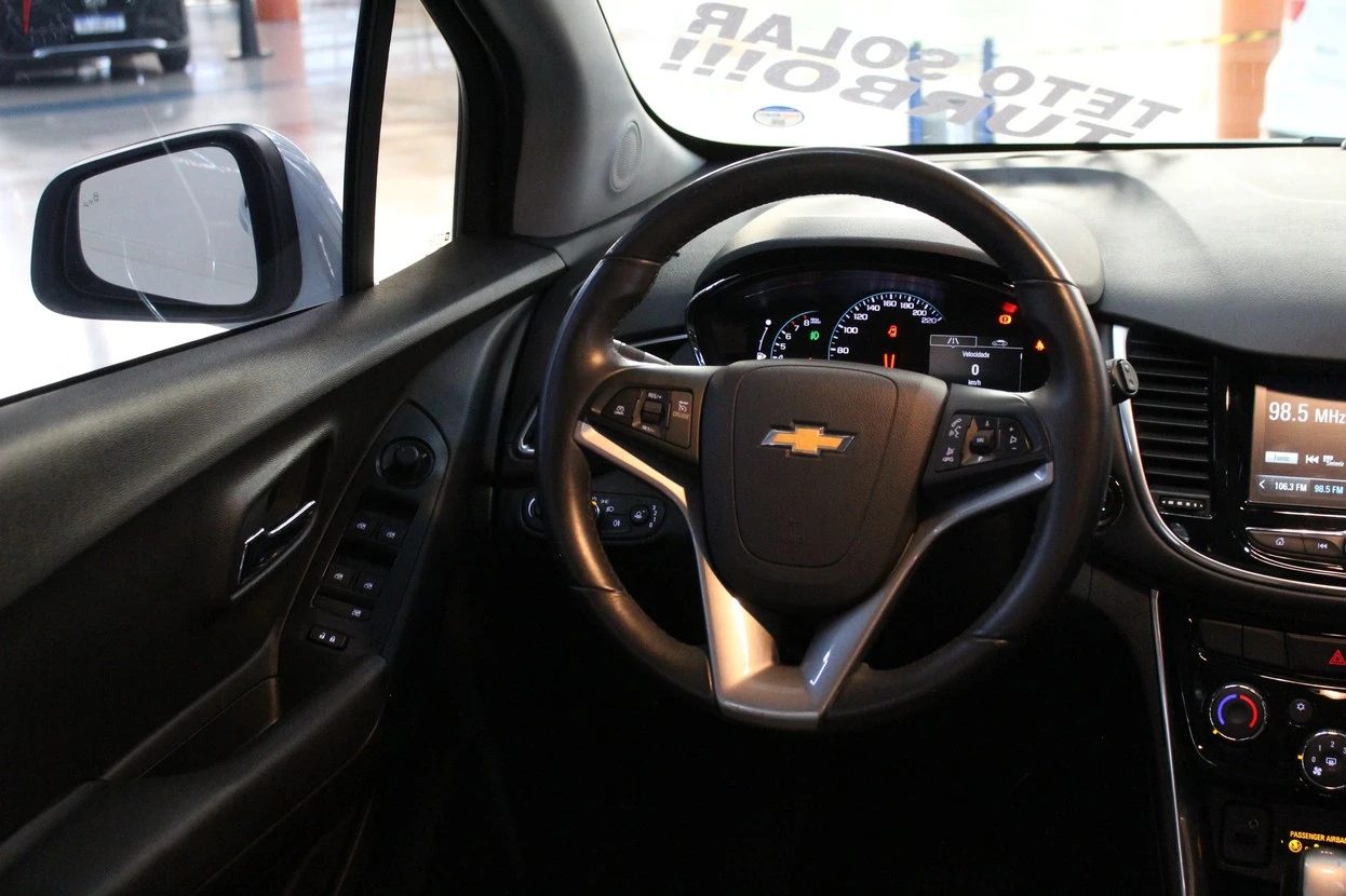 CHEVROLET TRACKER