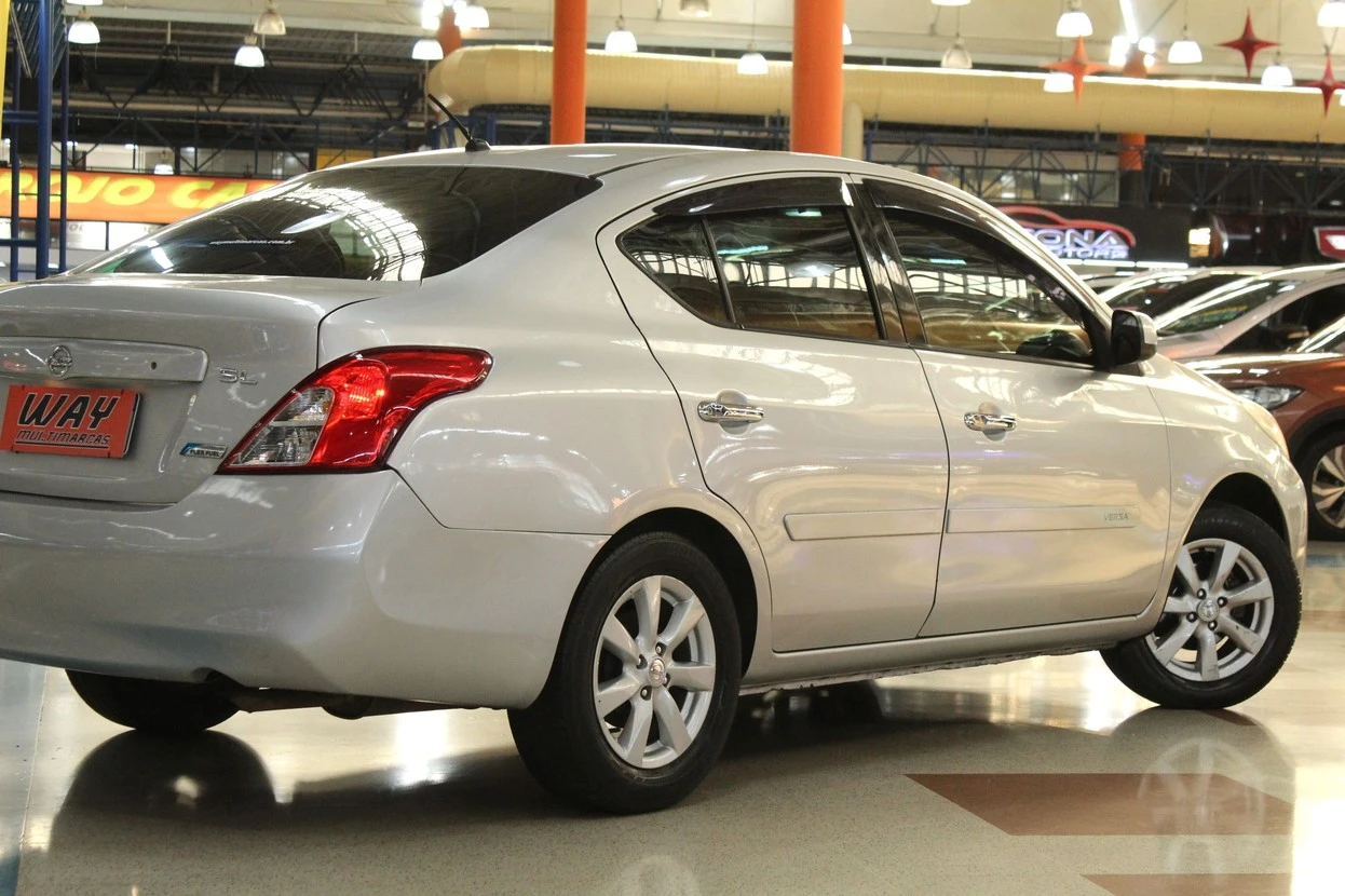 NISSAN VERSA