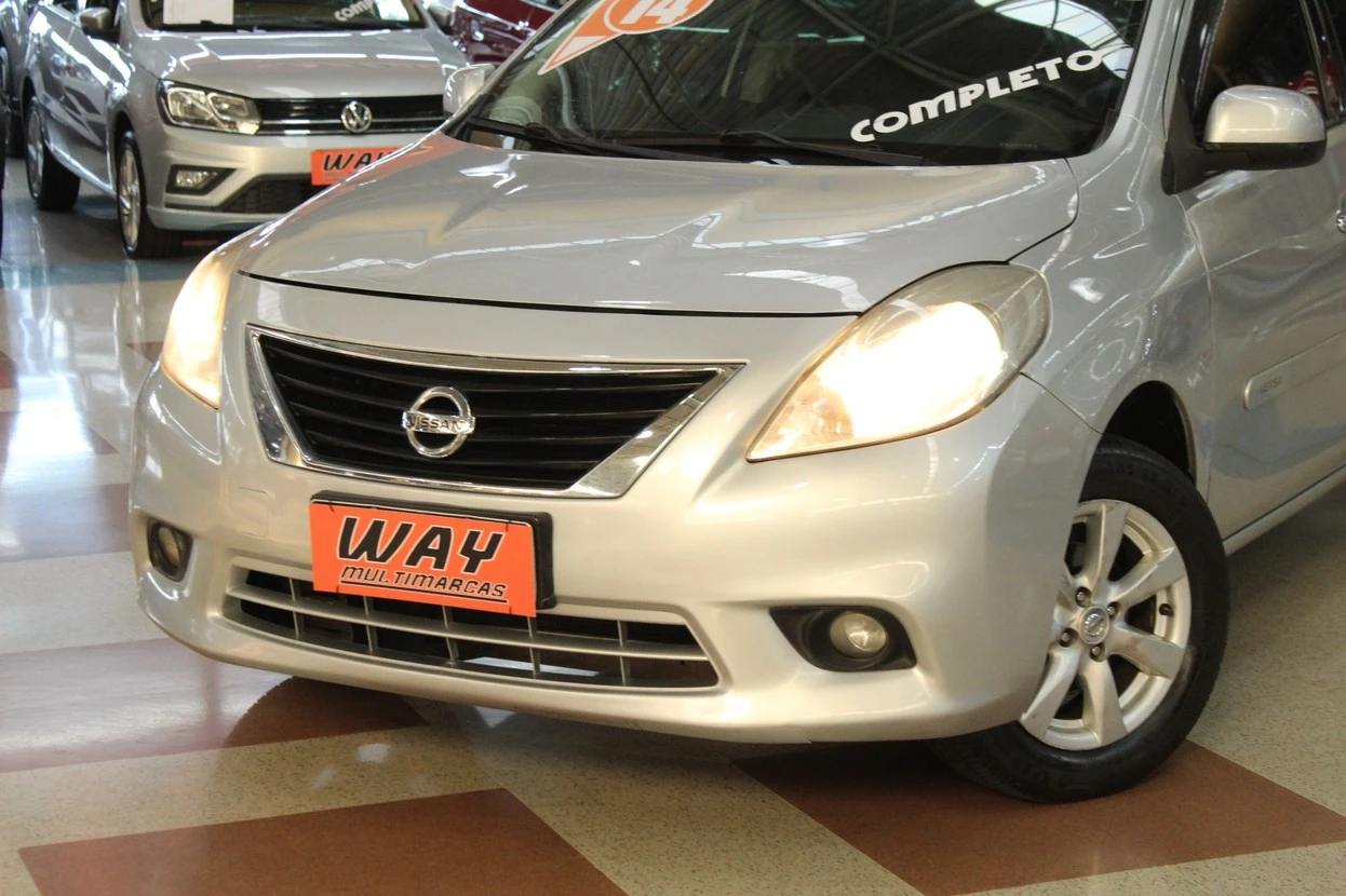 NISSAN VERSA