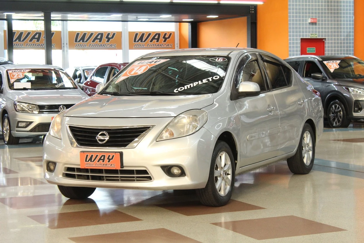 NISSAN VERSA
