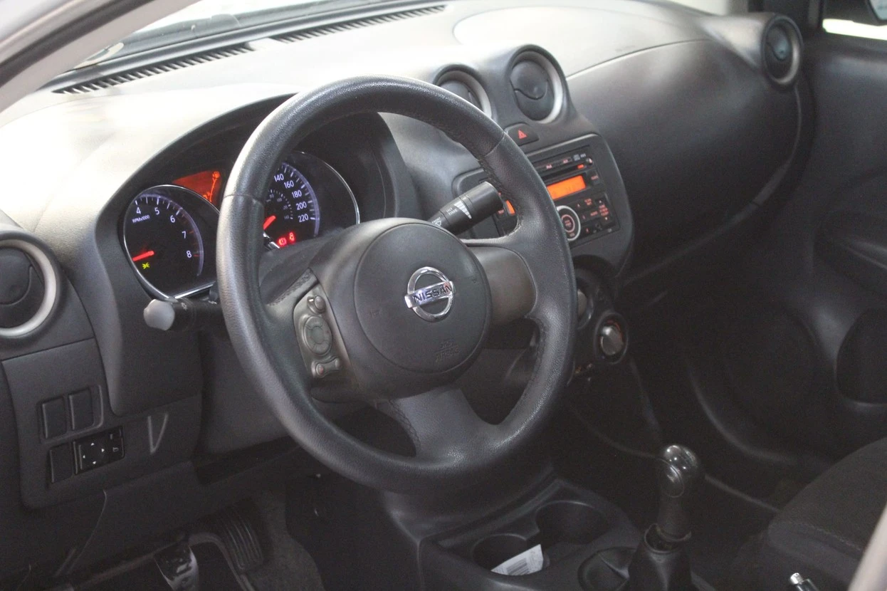 NISSAN VERSA