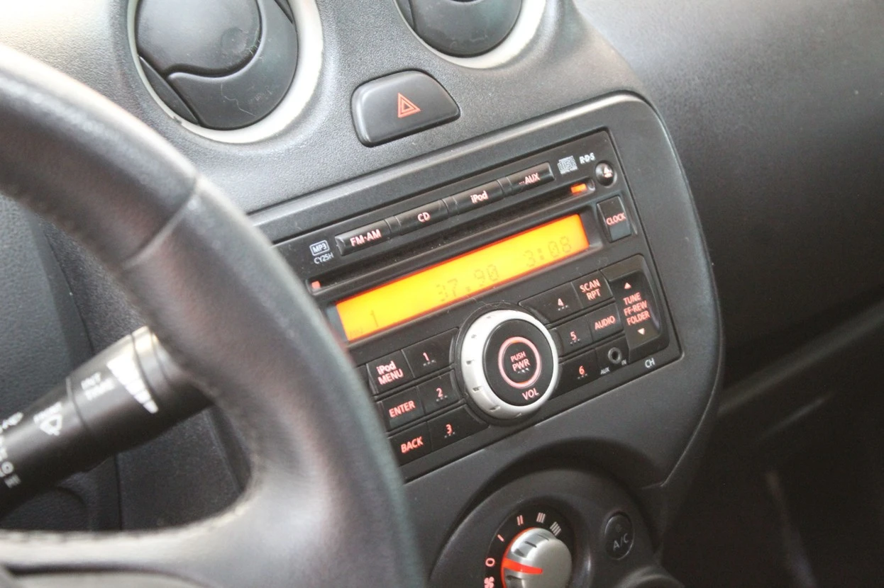 NISSAN VERSA