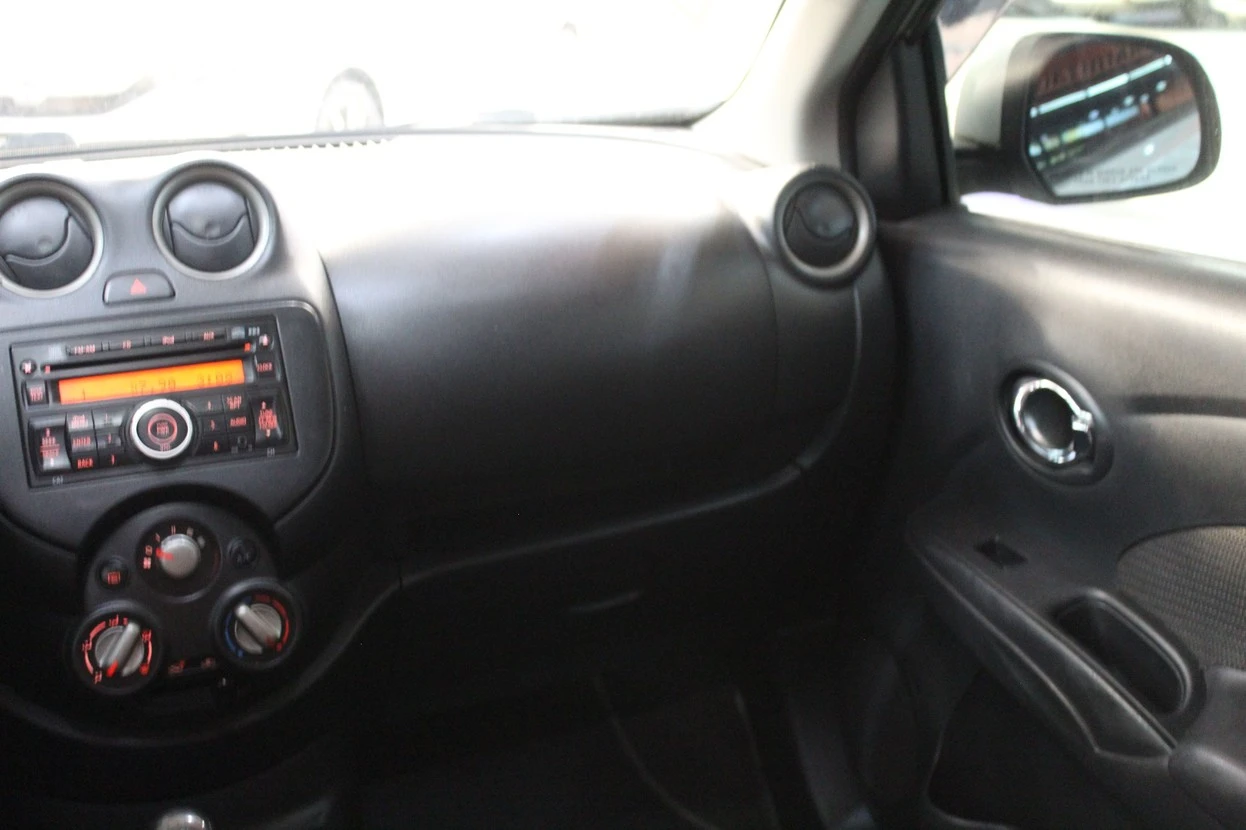 NISSAN VERSA