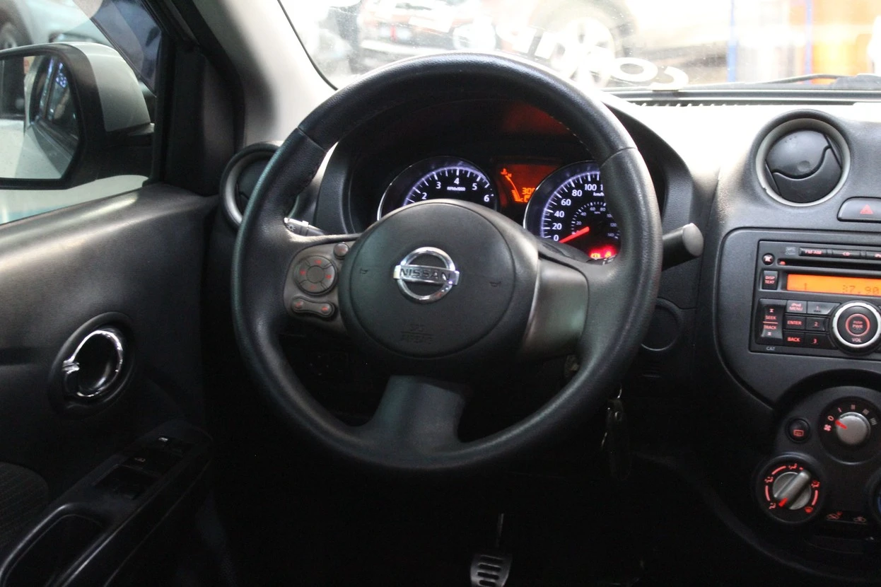 NISSAN VERSA