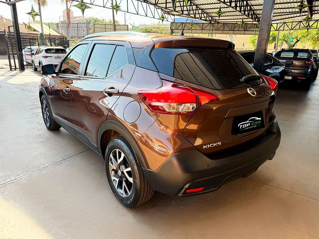 NISSAN KICKS