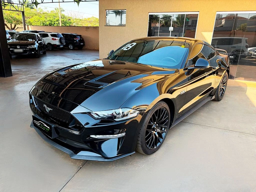 FORD MUSTANG