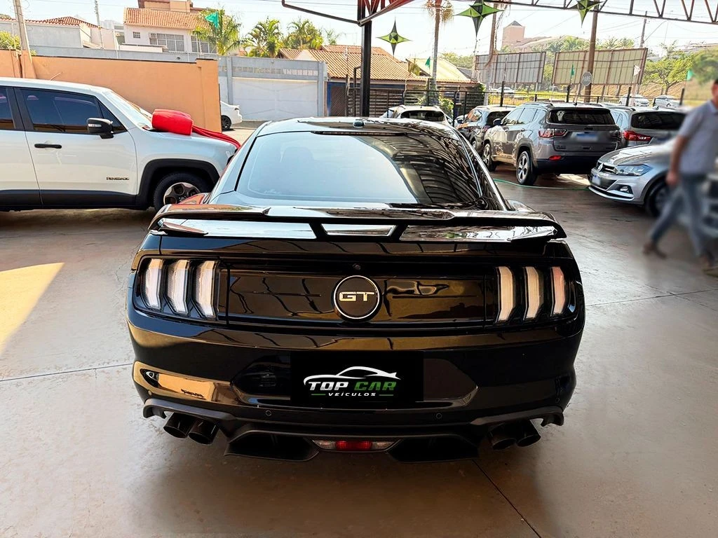 FORD MUSTANG