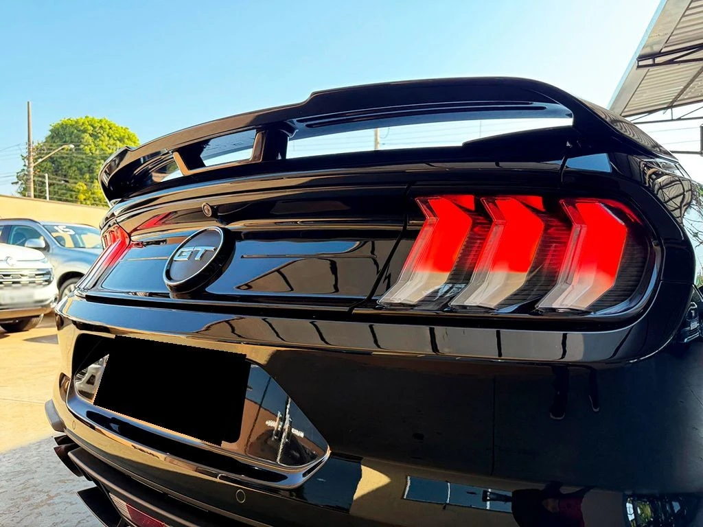 FORD MUSTANG