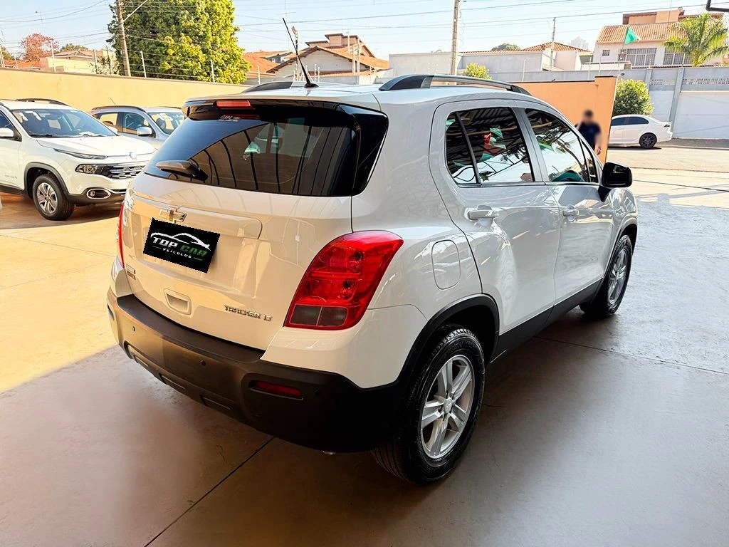 CHEVROLET TRACKER