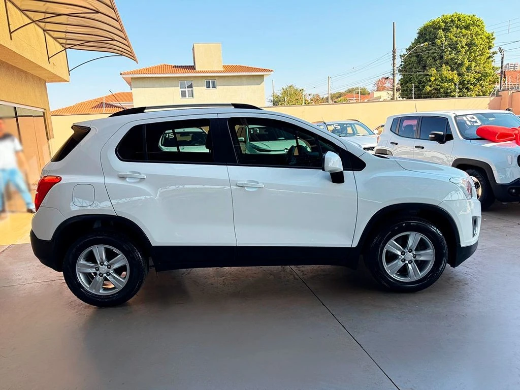 CHEVROLET TRACKER