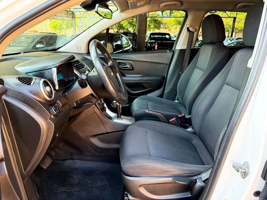 CHEVROLET TRACKER