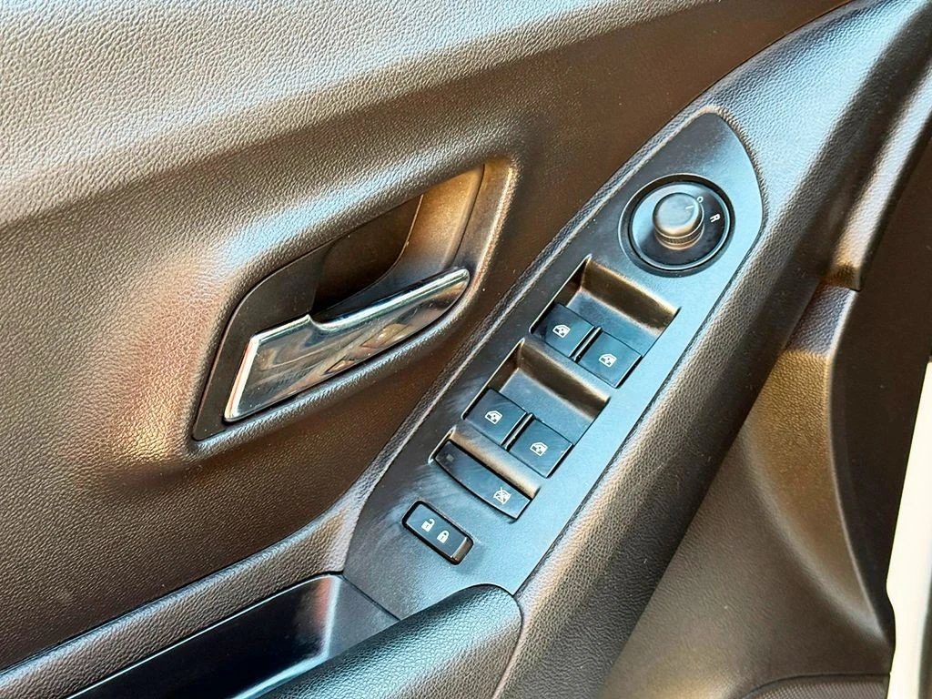 CHEVROLET TRACKER