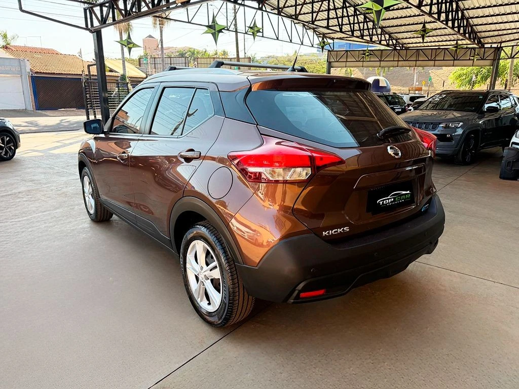 NISSAN KICKS