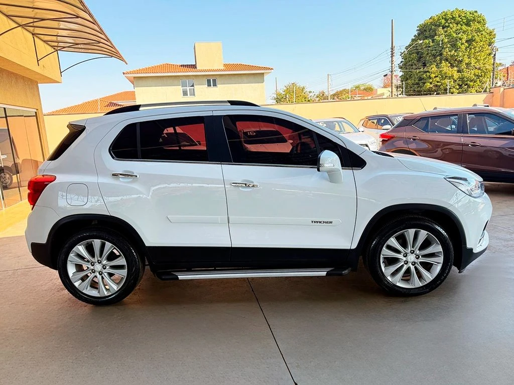 CHEVROLET TRACKER