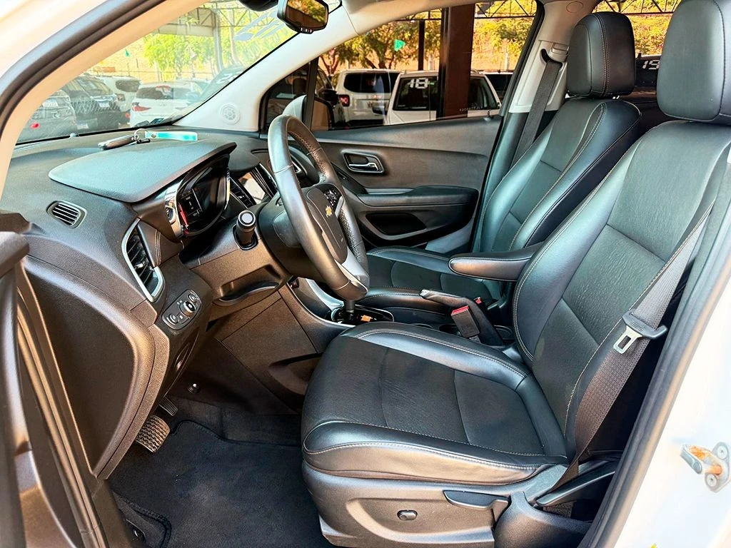 CHEVROLET TRACKER