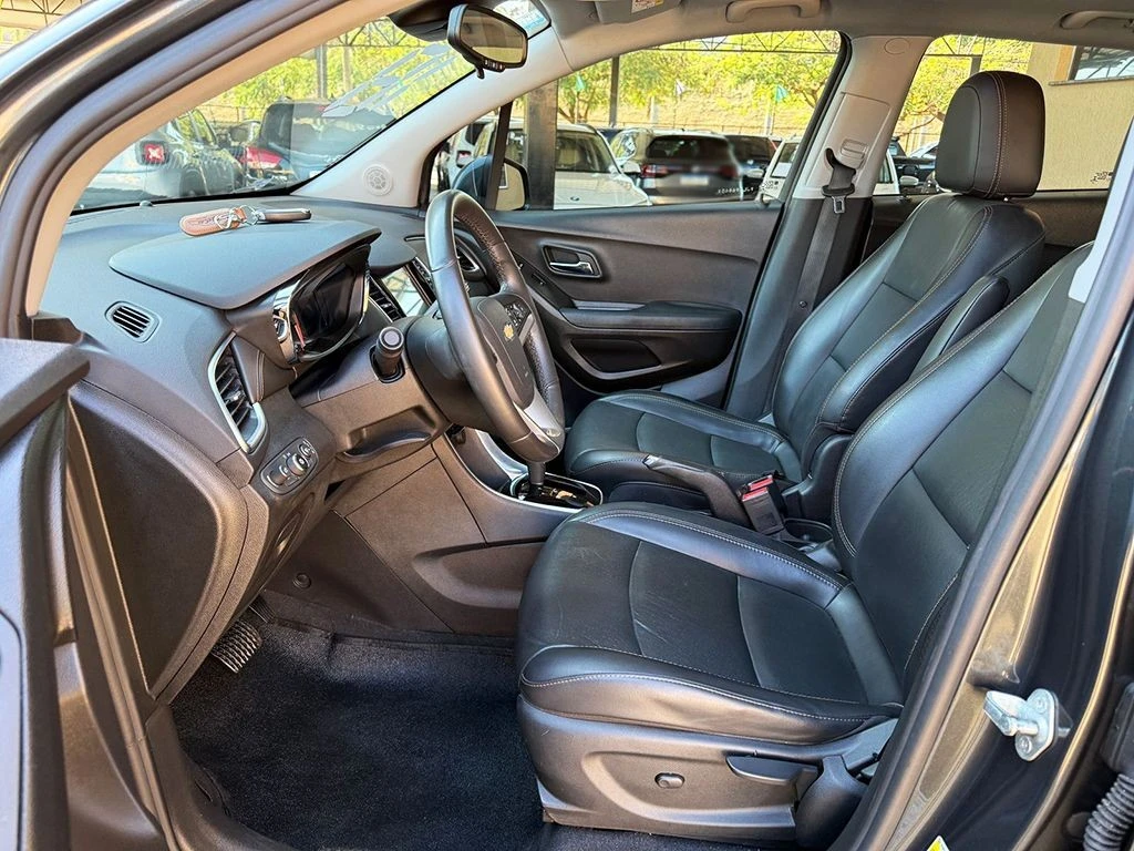 CHEVROLET TRACKER