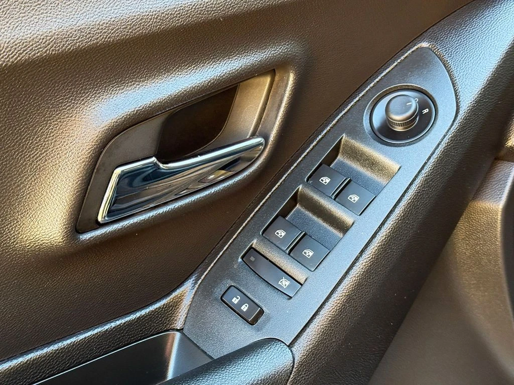 CHEVROLET TRACKER