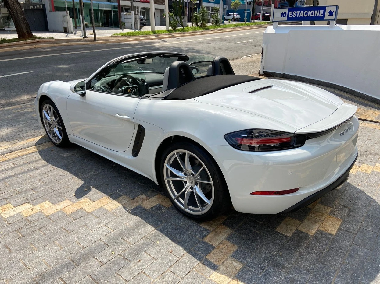 PORSCHE 718