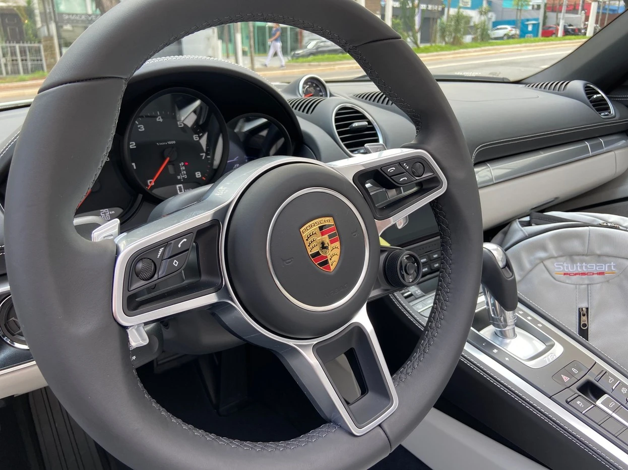 PORSCHE 718