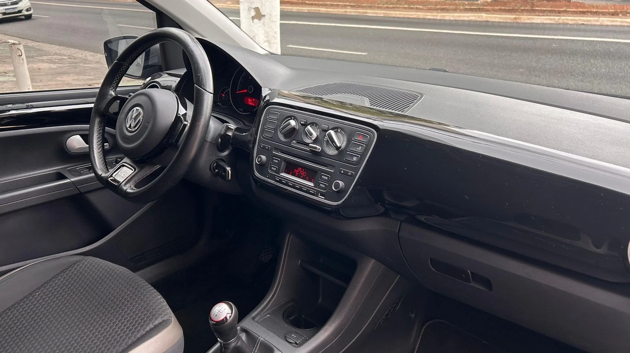 VOLKSWAGEN CROSS UP