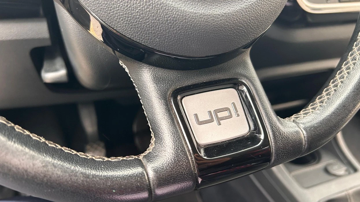 VOLKSWAGEN CROSS UP