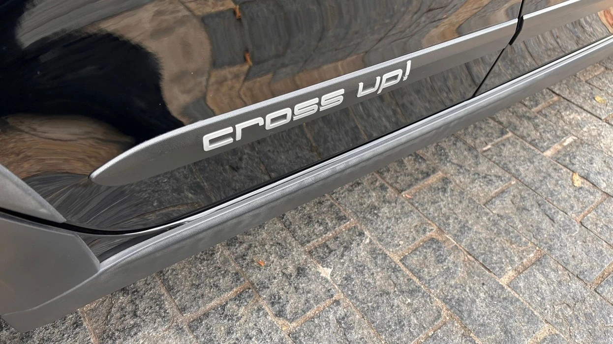 VOLKSWAGEN CROSS UP