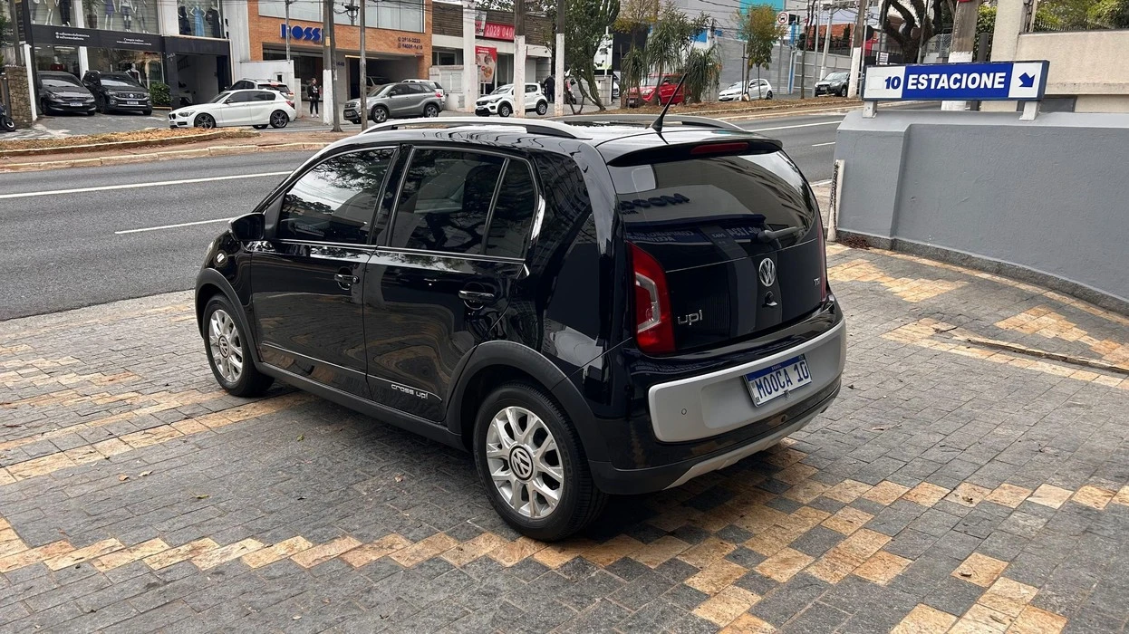 VOLKSWAGEN CROSS UP