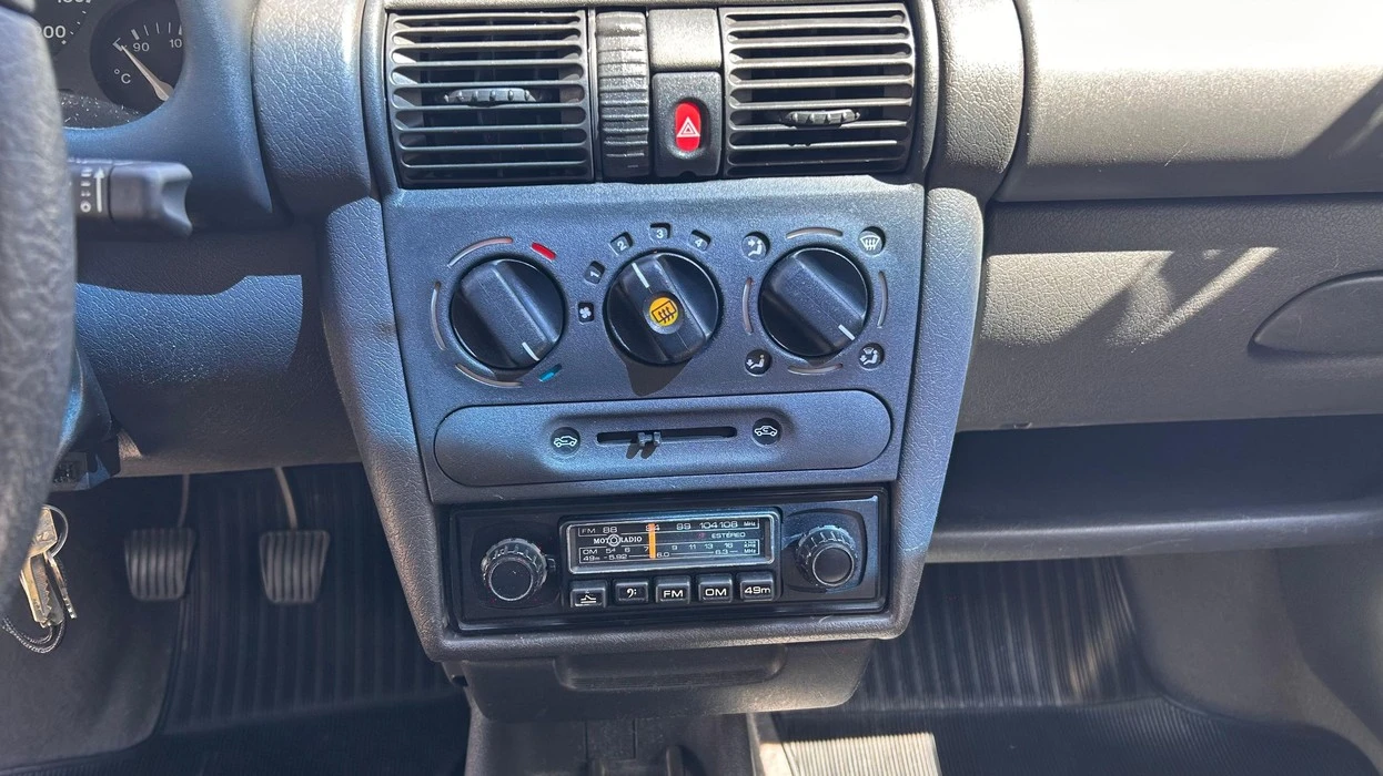 CHEVROLET CORSA