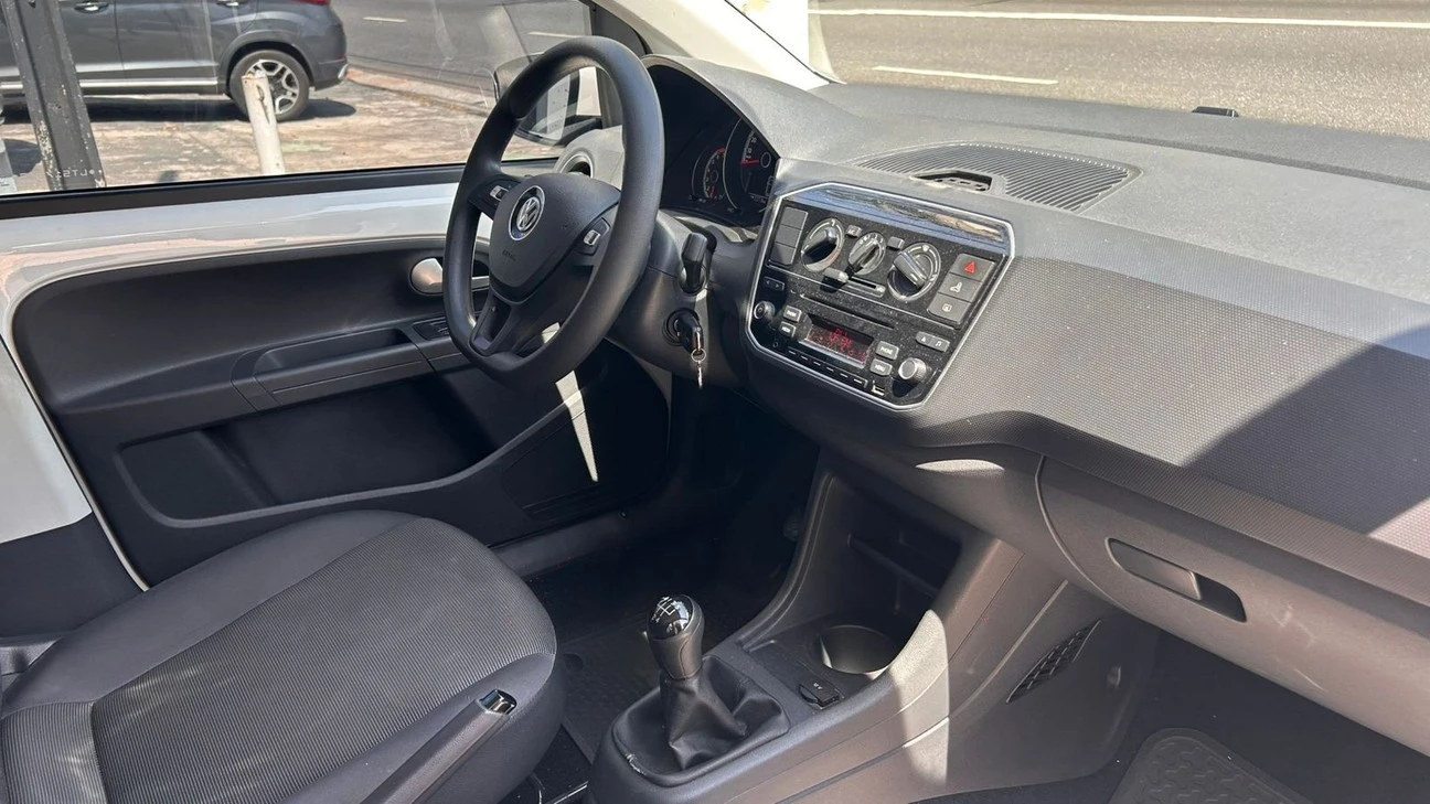 VOLKSWAGEN UP