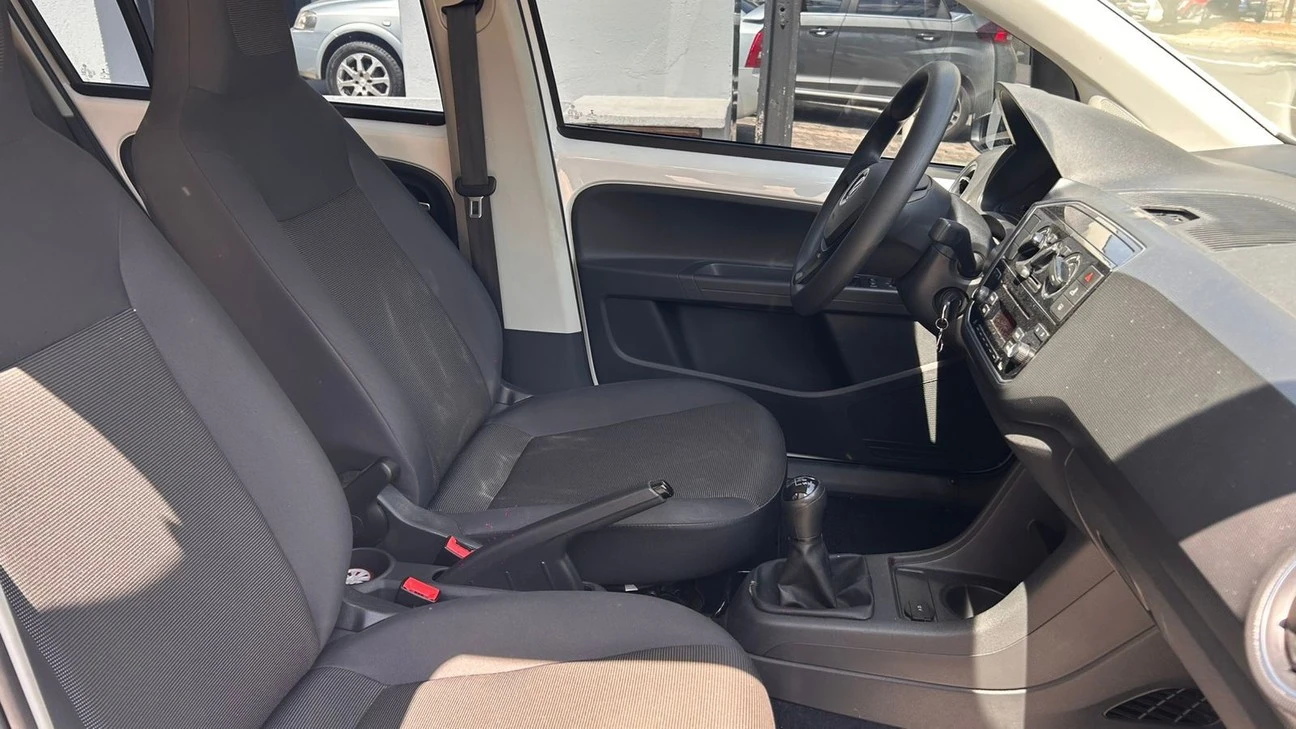 VOLKSWAGEN UP