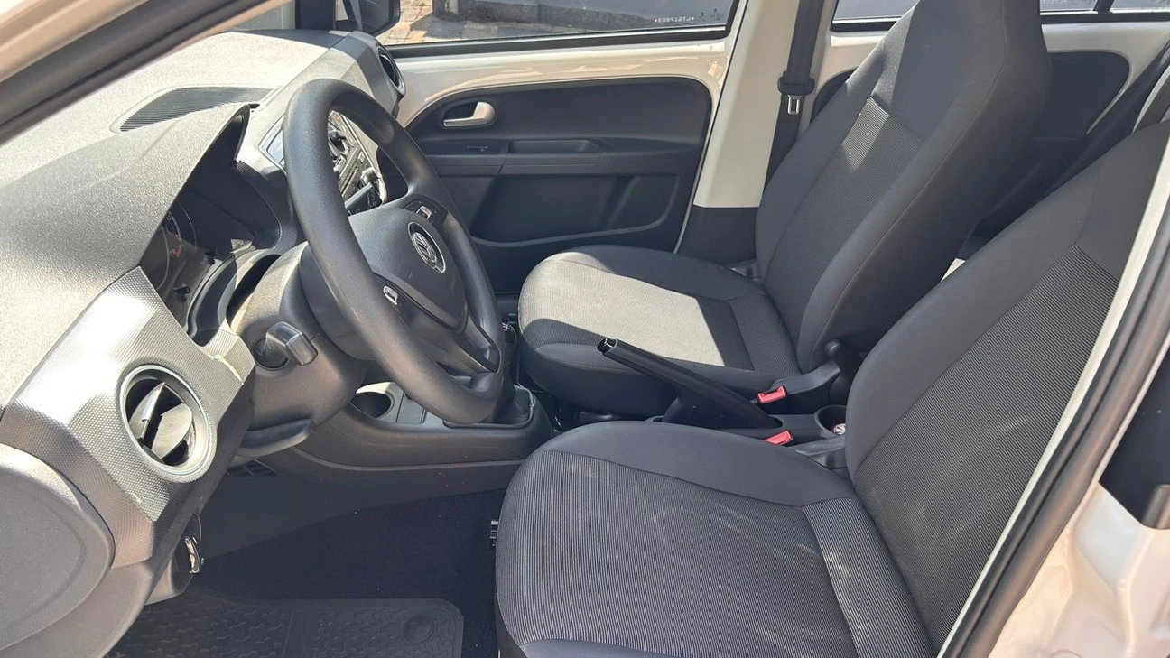 VOLKSWAGEN UP