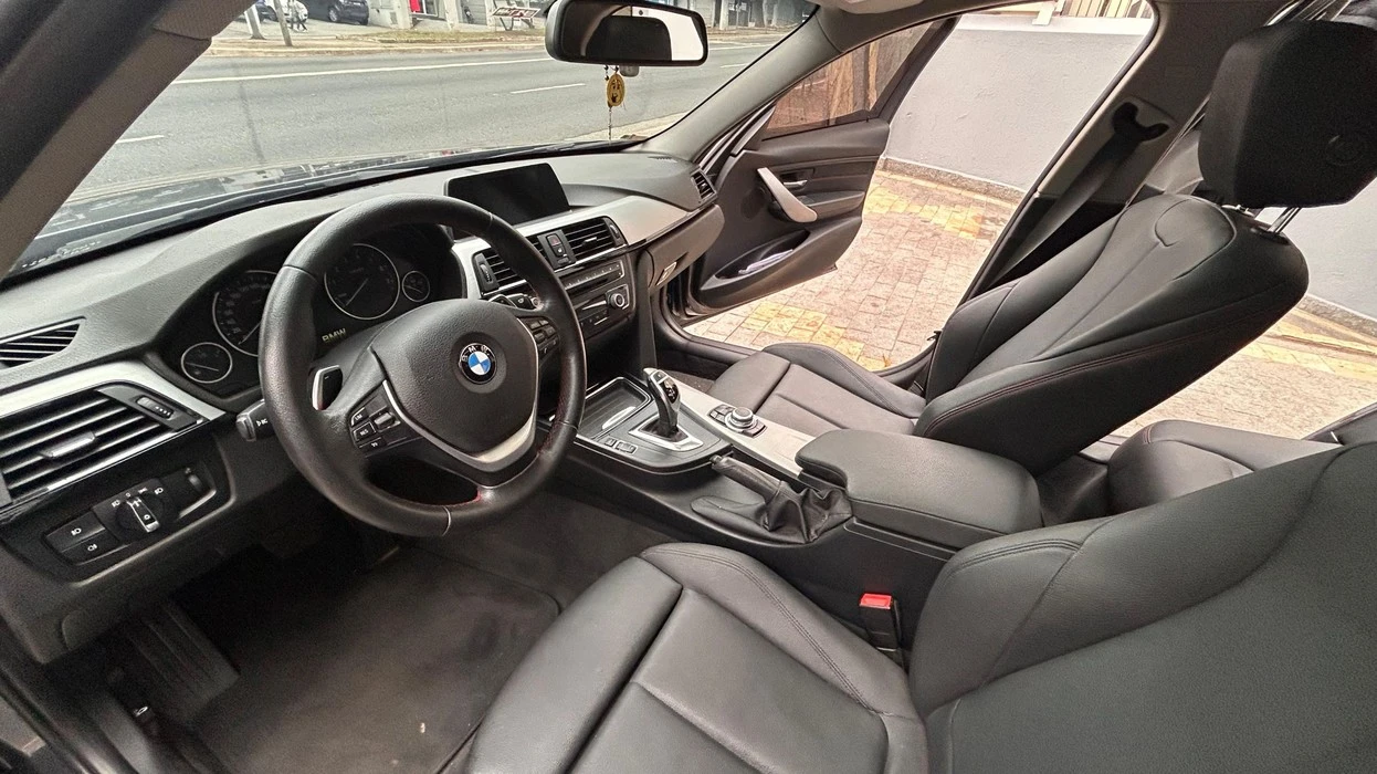 BMW 320I
