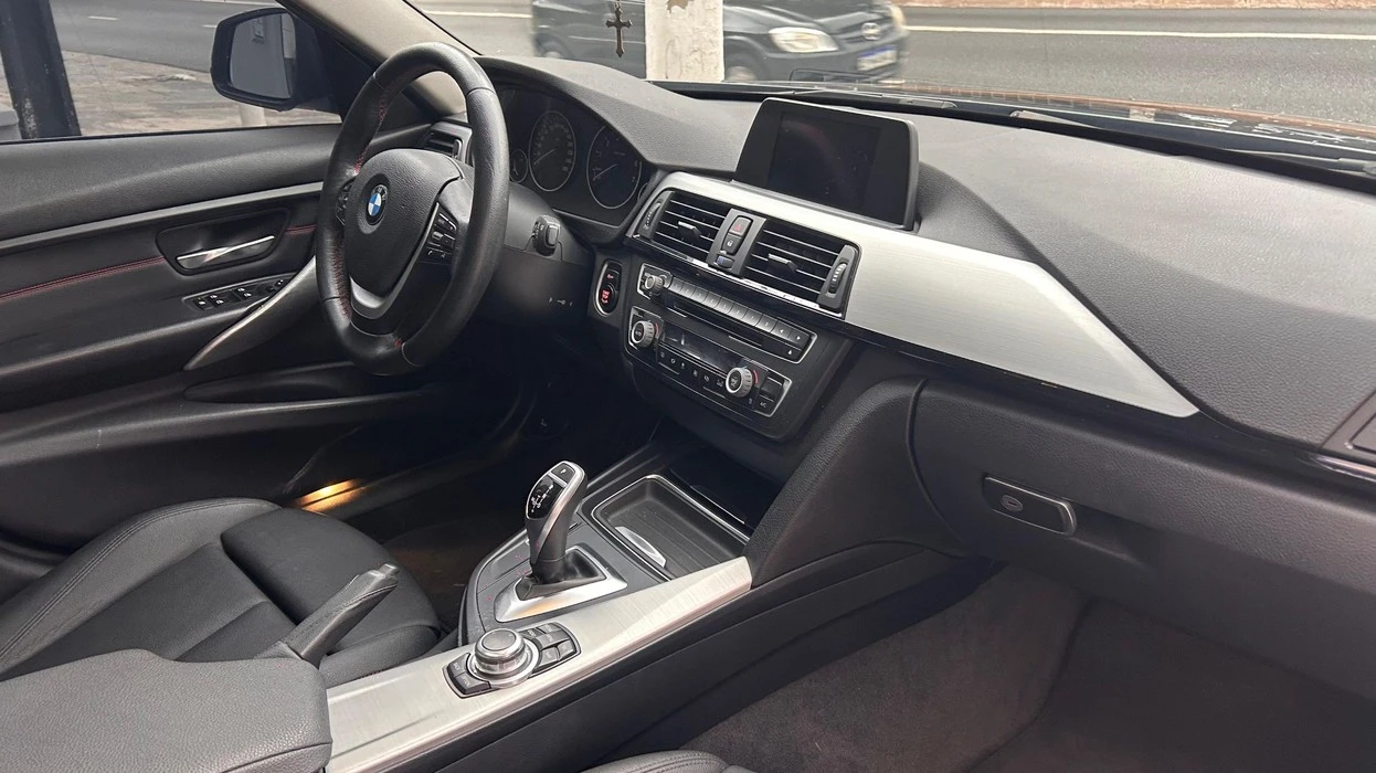 BMW 320I