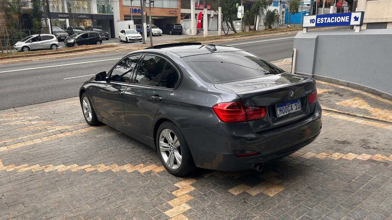 BMW 320I