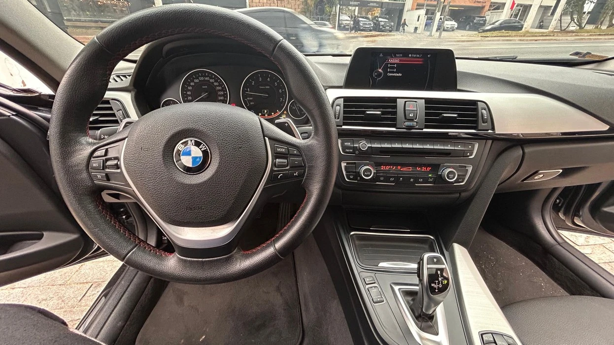 BMW 320I