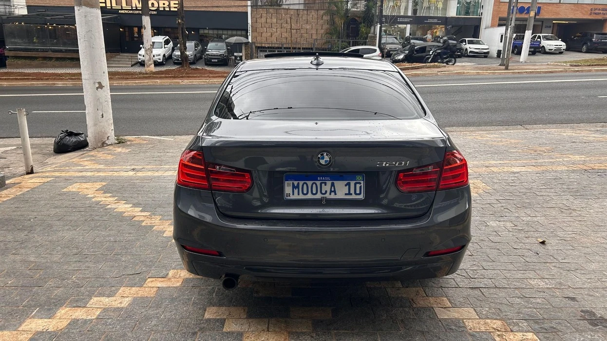 BMW 320I