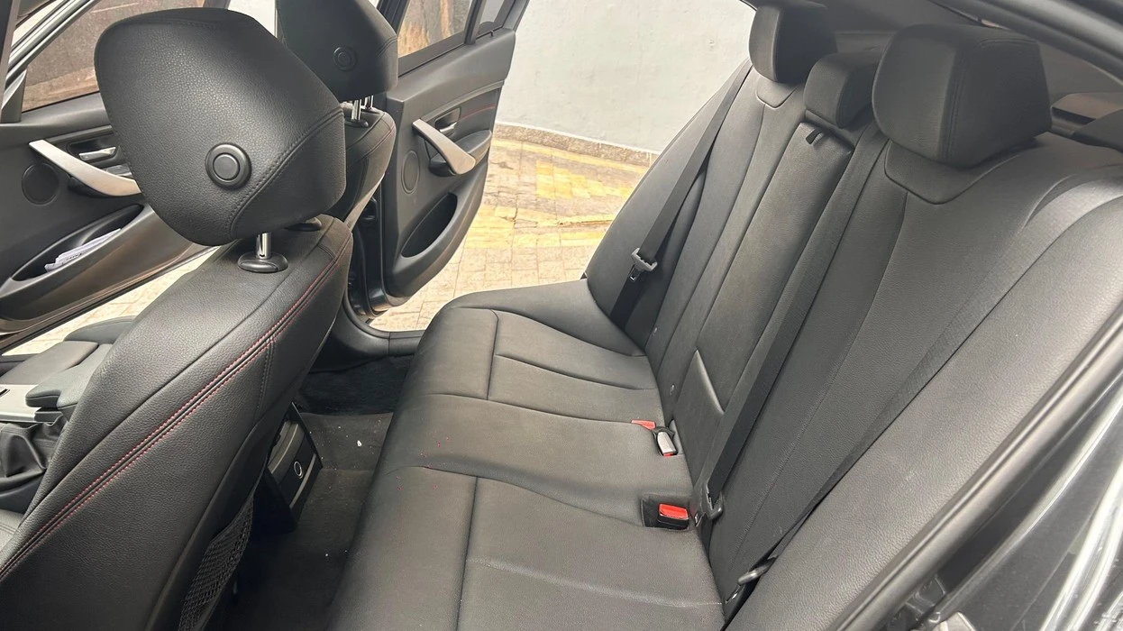 BMW 320I