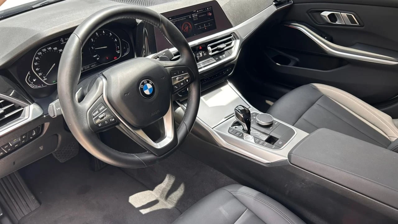 BMW 320i