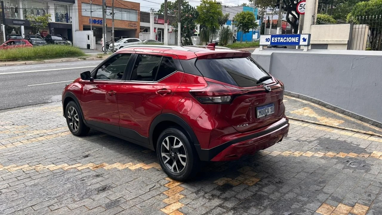 NISSAN KICKS