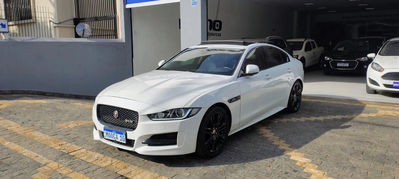 JAGUAR XE