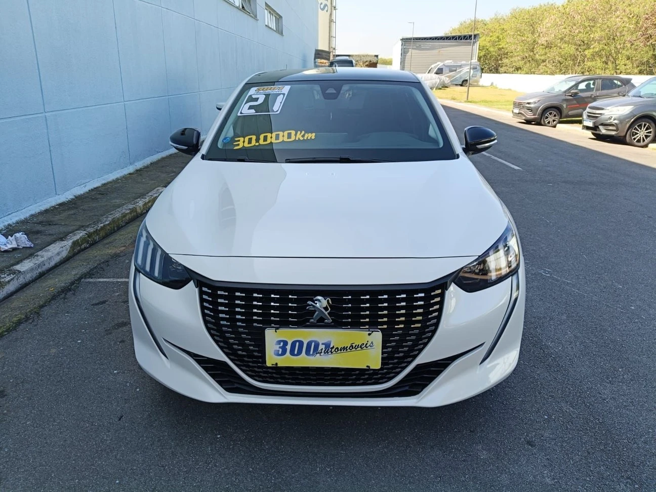 PEUGEOT 208