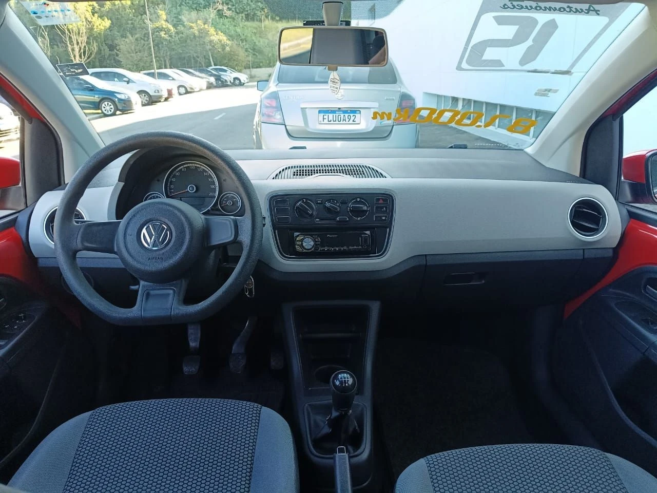 VOLKSWAGEN UP