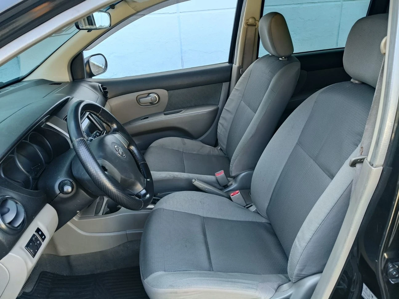 NISSAN LIVINA