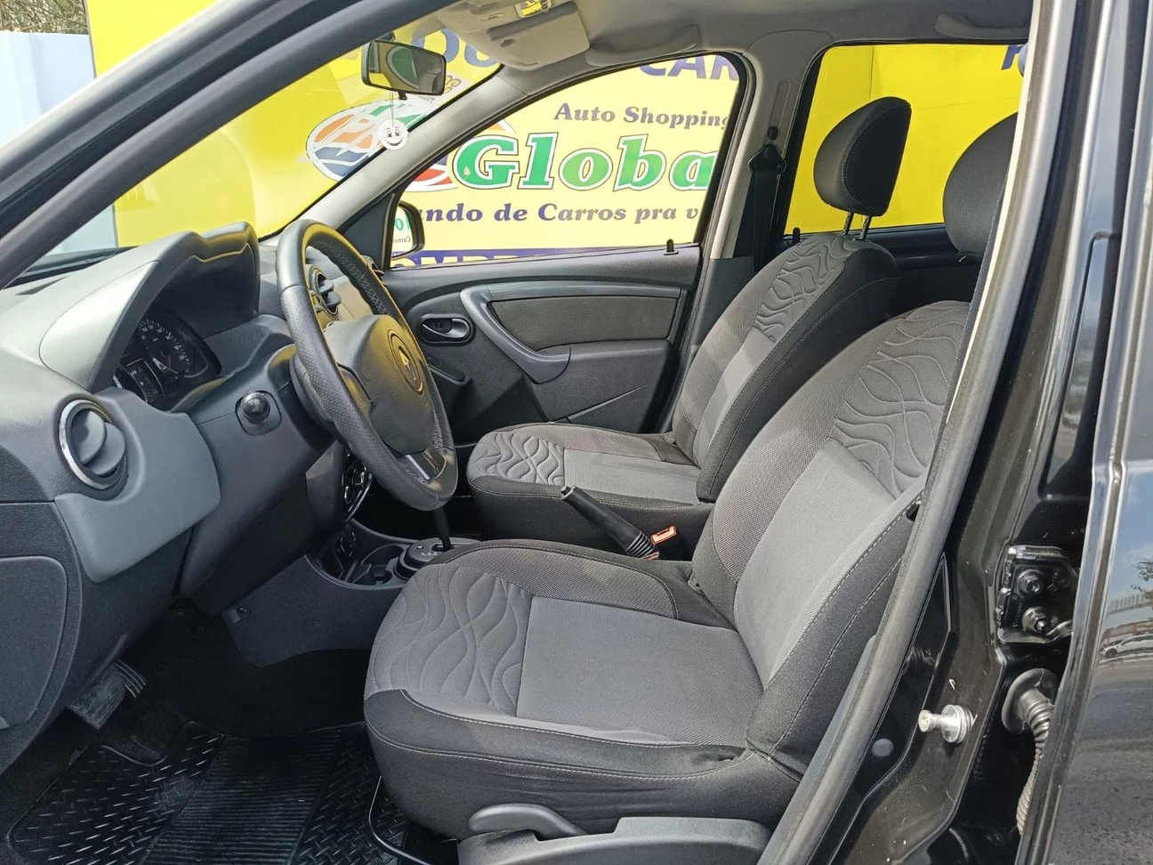 RENAULT DUSTER