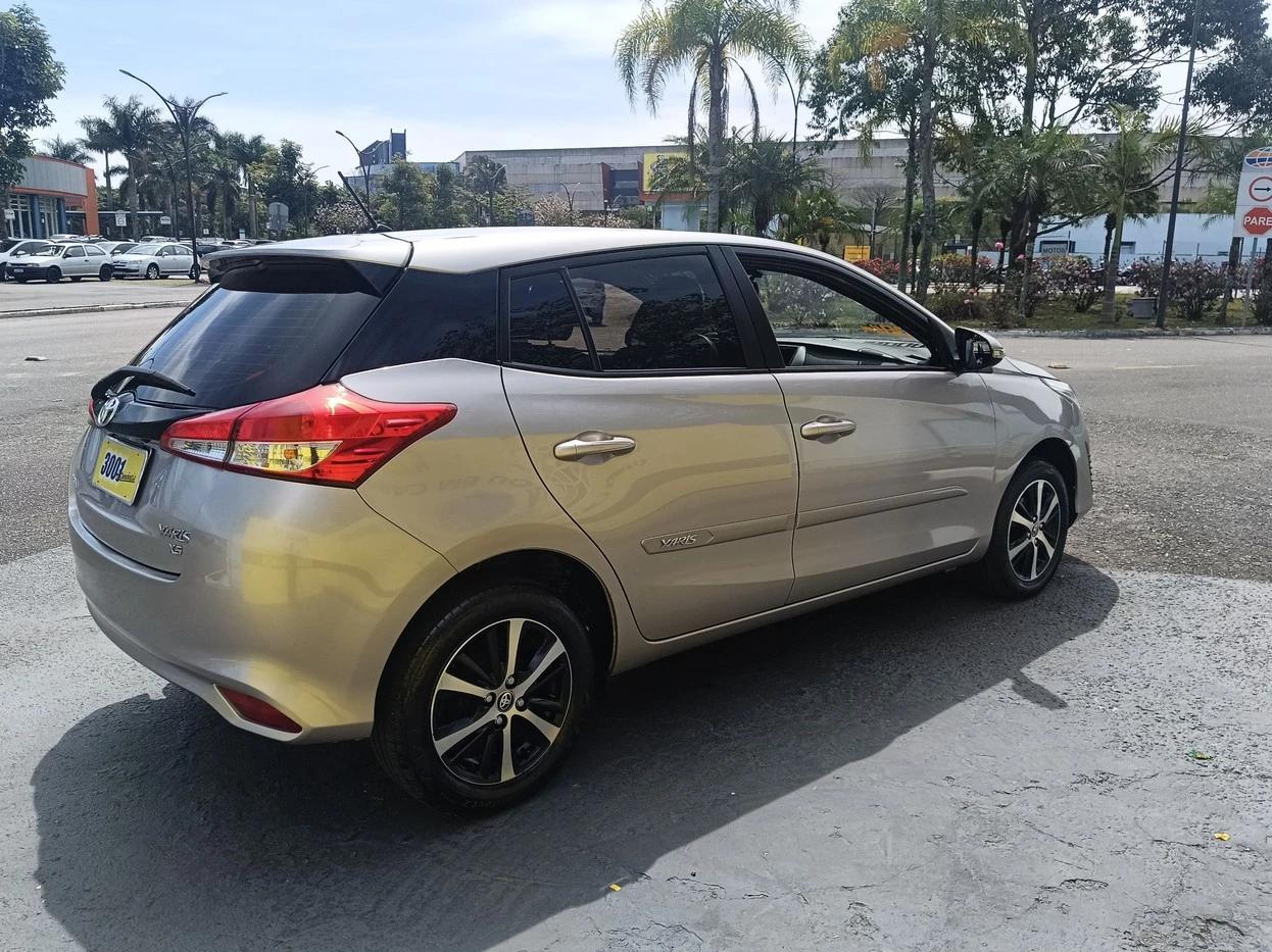 TOYOTA YARIS