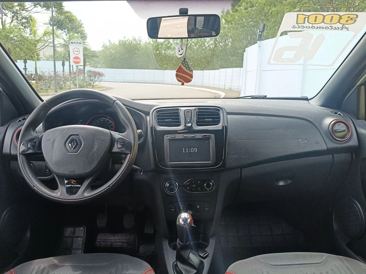 RENAULT SANDERO