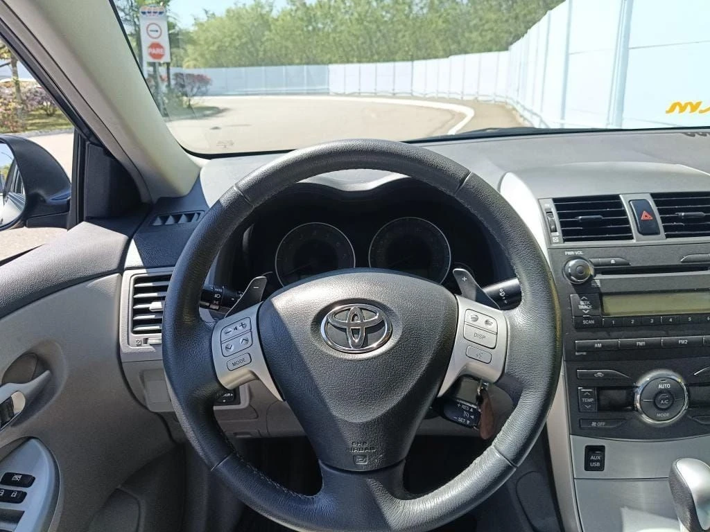 TOYOTA COROLLA