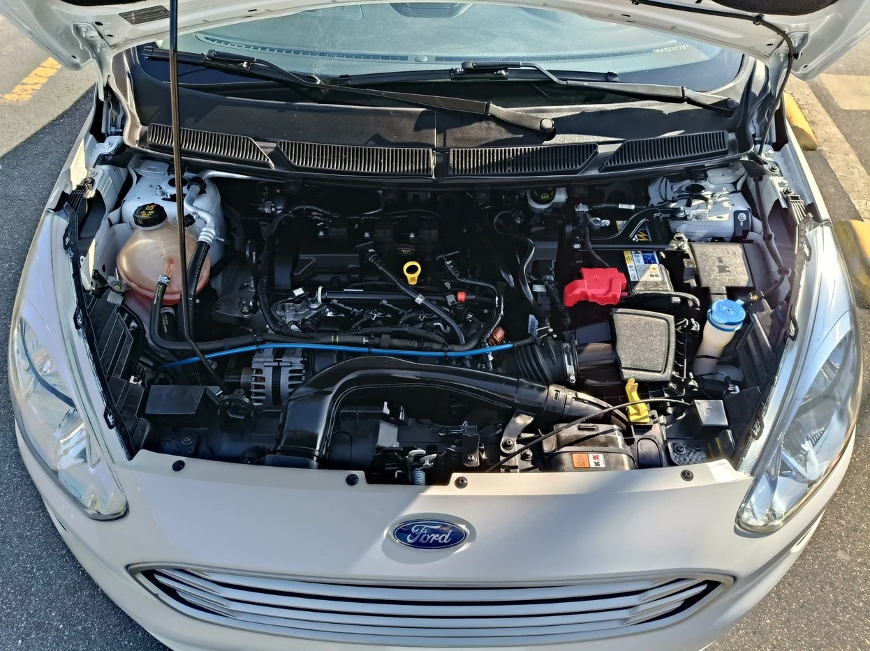 FORD KA